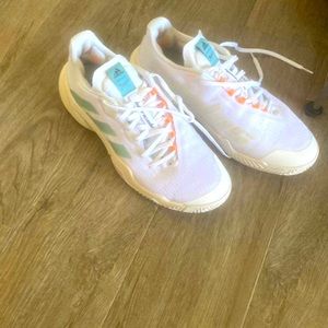 Adidas Barricade tennis Shoes, Men size 10